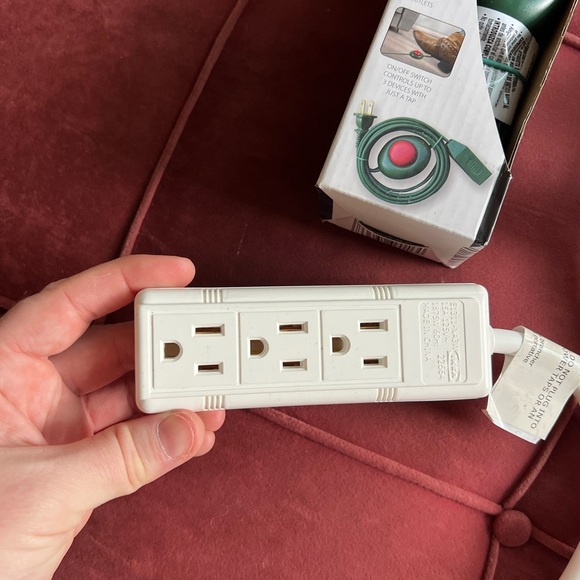 Power Strip & Extension Cord Bundle β 4 Pieces | Surge Protector | Foot Switch - Picture 5 of 8